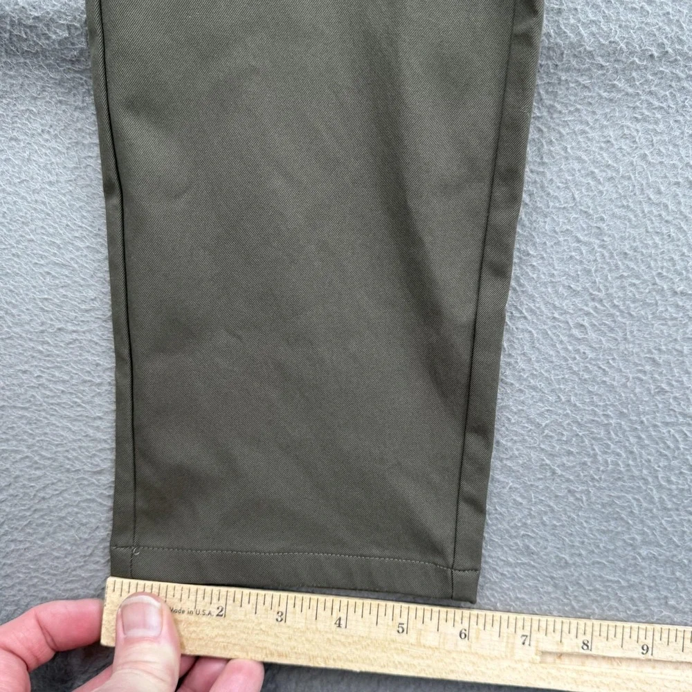 Vuori Pants Mens 28x30 (Fits 30/30) Green Slim Fit Stretch Performance Chino.